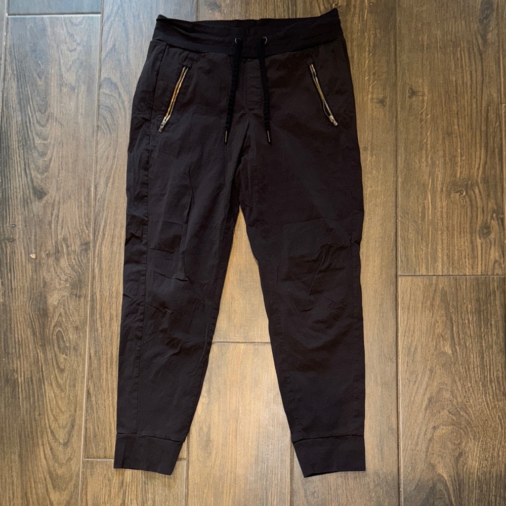 Athleta Women's Black Ankle Pants with Zipper Pockets